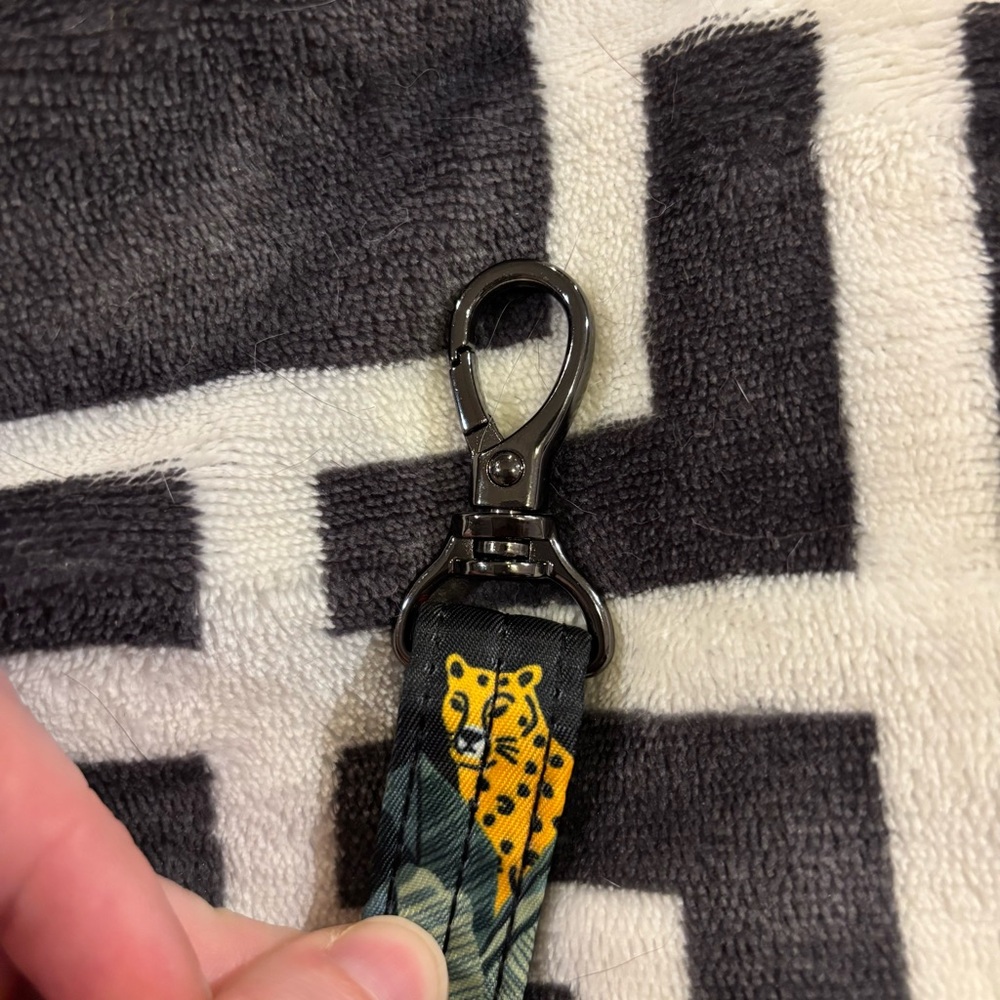 Lug Crossbody Strap-Rainforest Animals - Picture 4 of 5